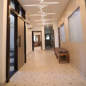 ICU (Intensive Care Unit)